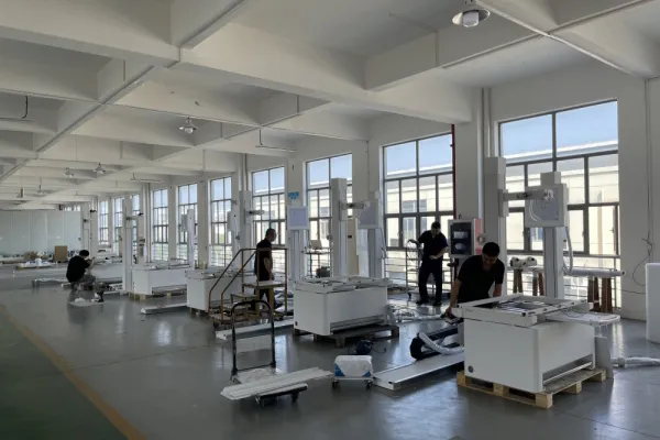 Atelier des appareils de radiographie à double colonne